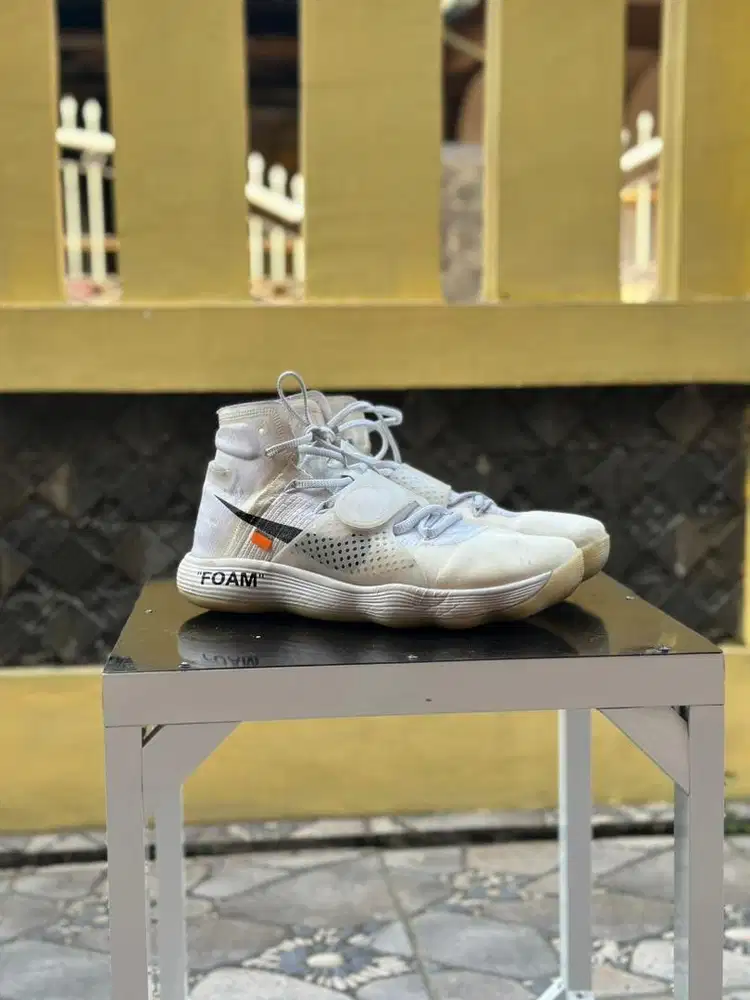 Sepatu basket nike