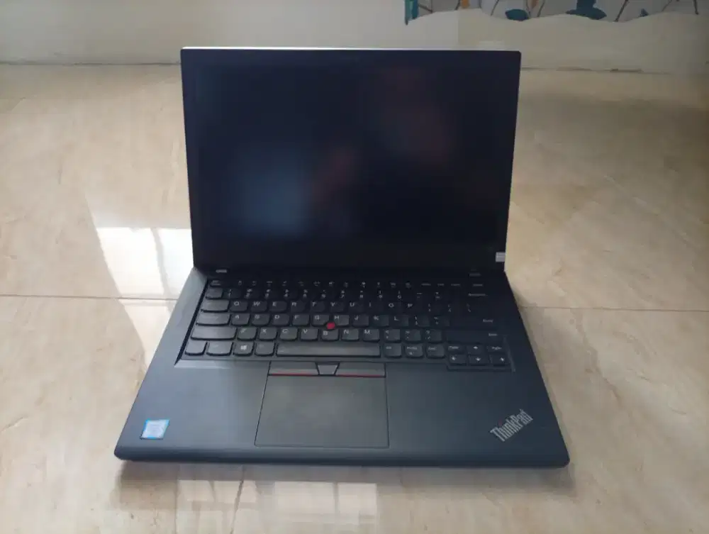 Laptop bekas lenovo Thinkpad T480