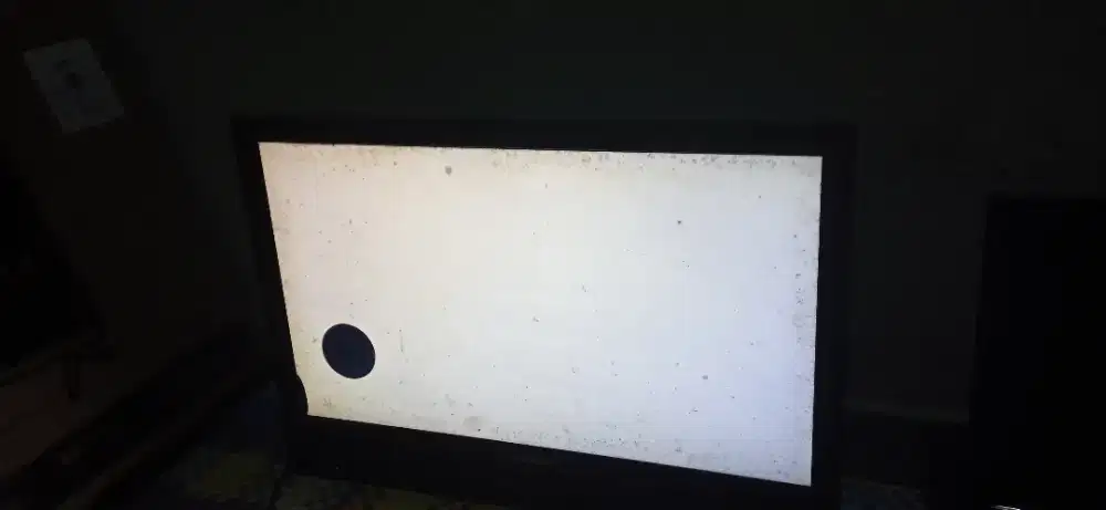 Tv LED merk Polytron bazzoke multimedia 24 inchi