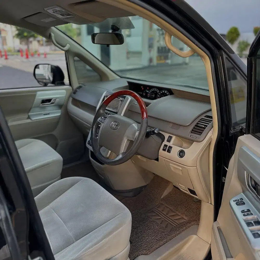 TOYOTA 2014 NAV 1 V 2.0 AT HITAM MEWAH MURAH MOBIL1717 JEMURSARI