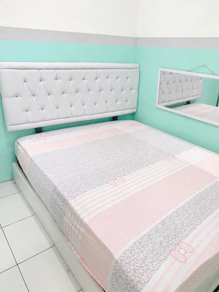 Dijual Set Divan dan Spring bed