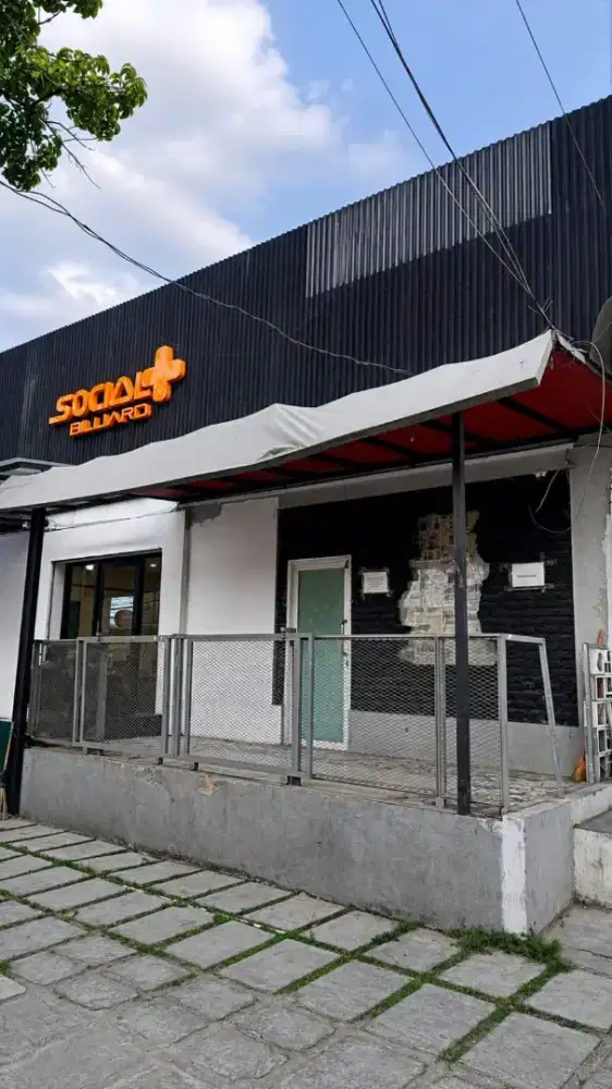 DISEWAKAN RUANG USAHA STRATEGIS DEKAT JALAN PAHLAWAN