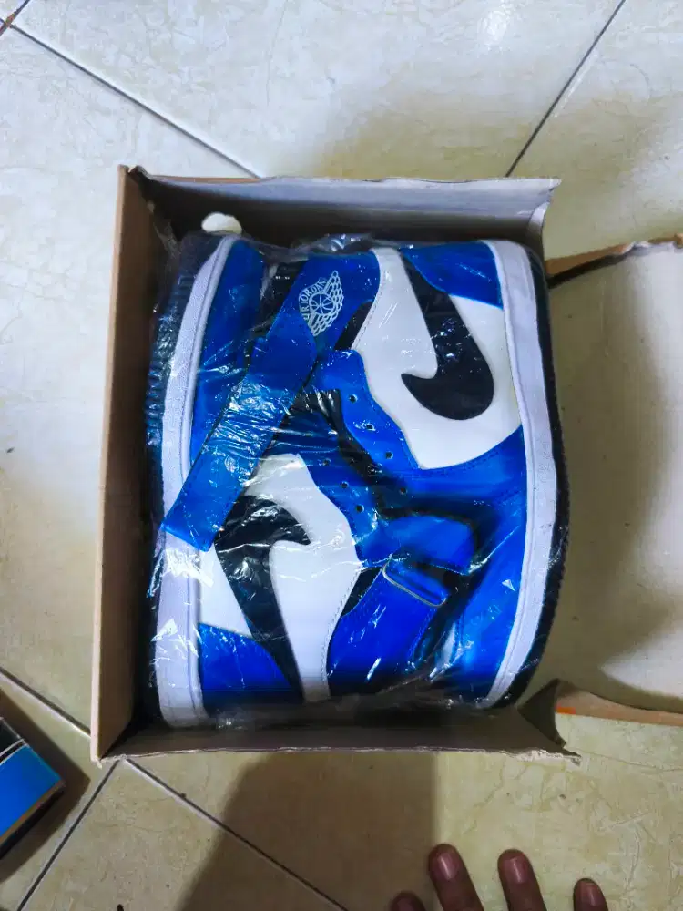 Sepatu anak laki laki