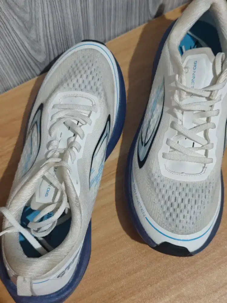 Septu Lari Aurorun Stride Uk. 43 (27, 3CM)