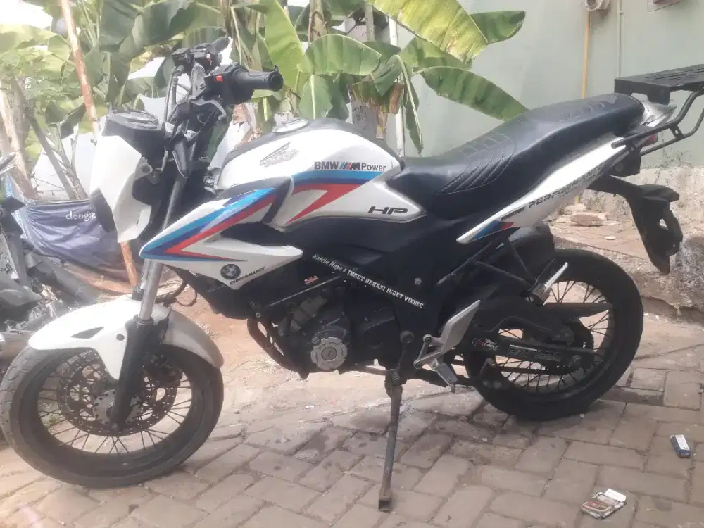 Honda cb 150 r 2014