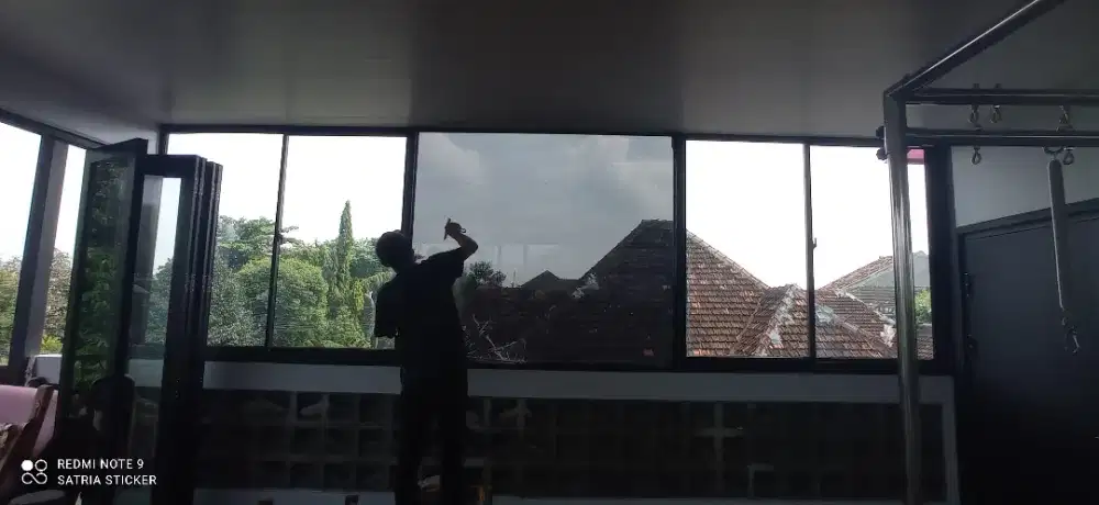 Kaca film oneway hitam stiker kaca peredam panas silau matahari