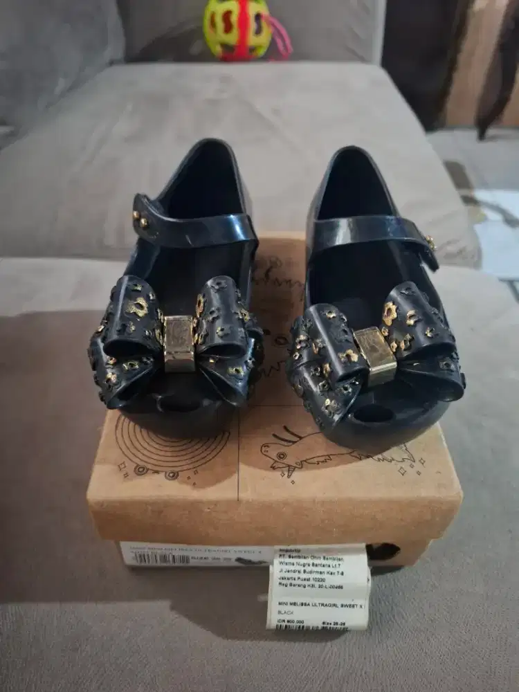 Dijual sepatu bekas anak original