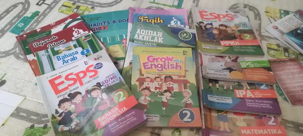Dijual buku paket SD kelas 2 ada 10 buku