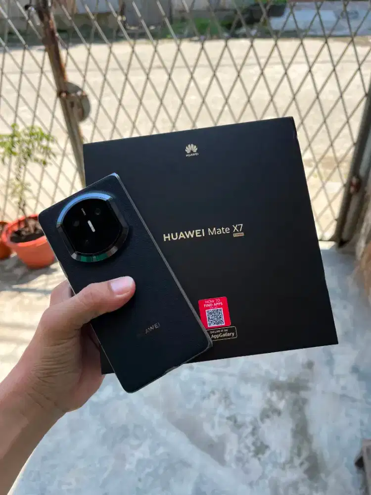 Huawei Mate X7 16/512 Garansi Resmi Maret 2027