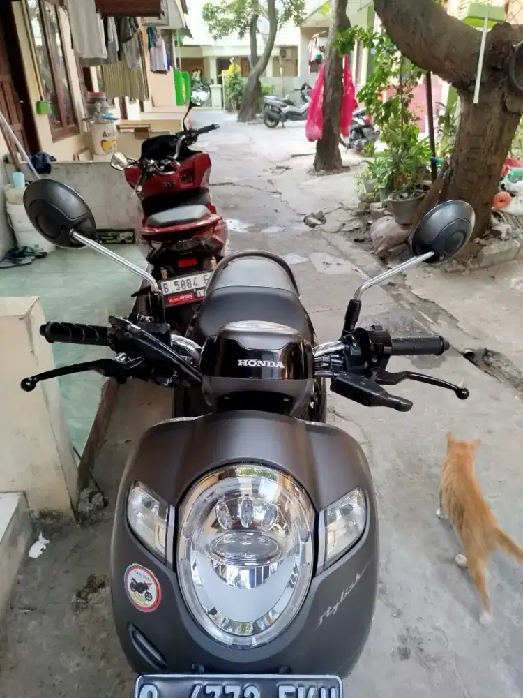 Di jual motor Honda Scoopy fi