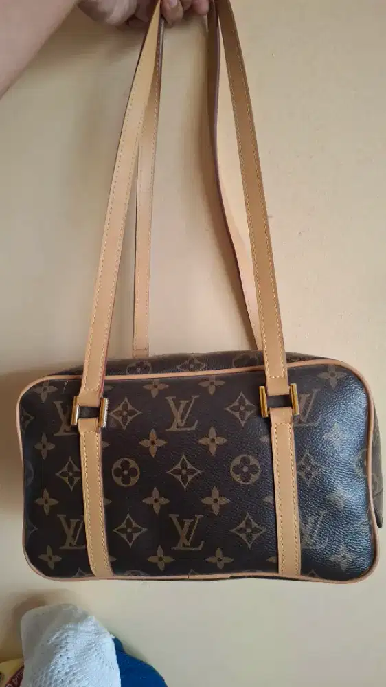 Preloved tas edisi pindah rumah