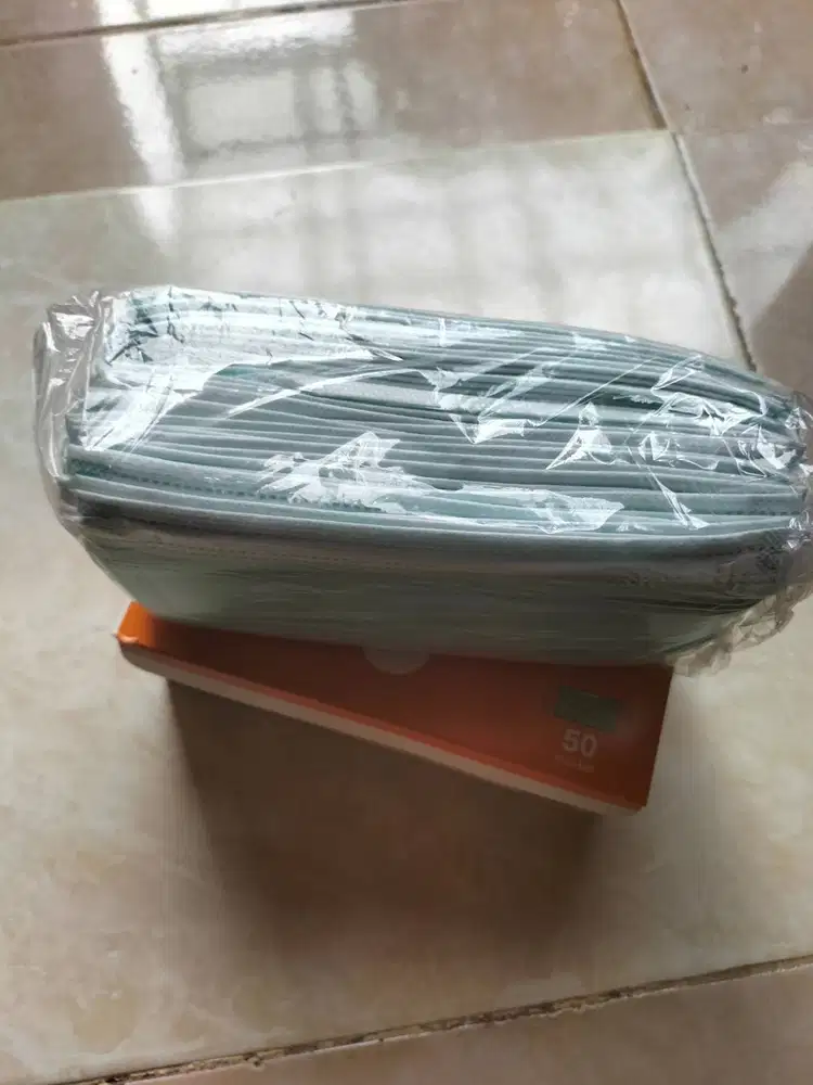 Masker penutup wajah