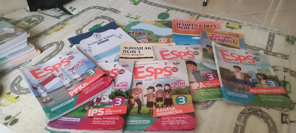 Dijual buku paket SD kelas 3 ada 10 buku