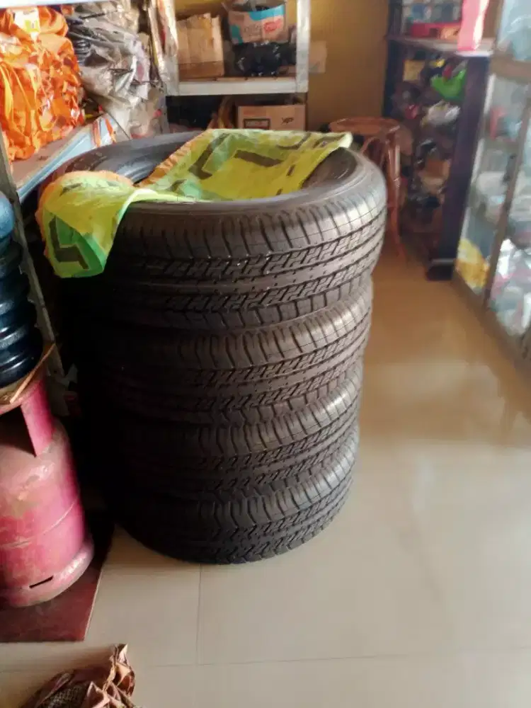 Ban Hilux Strada (Bridgestone)