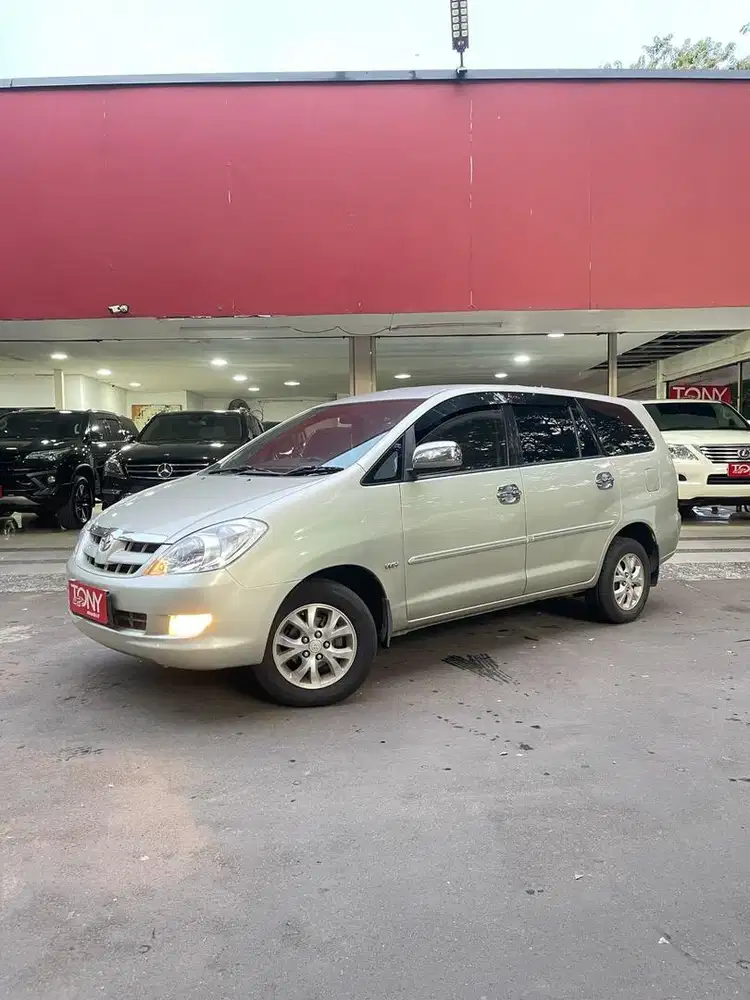 Toyota Kijang Innova 2.0 V AT 2005