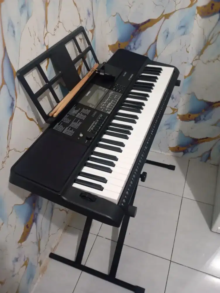 Keyboard bekas dijual