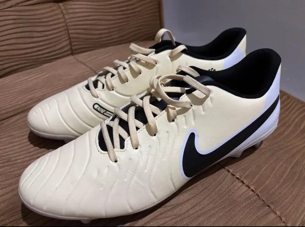 NIKE TIEMPO LEGEND 10