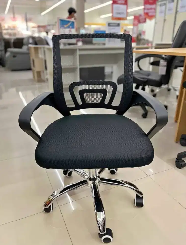 TERLARIS KURSI KANTOR LYON MURAH MINIMALIS
