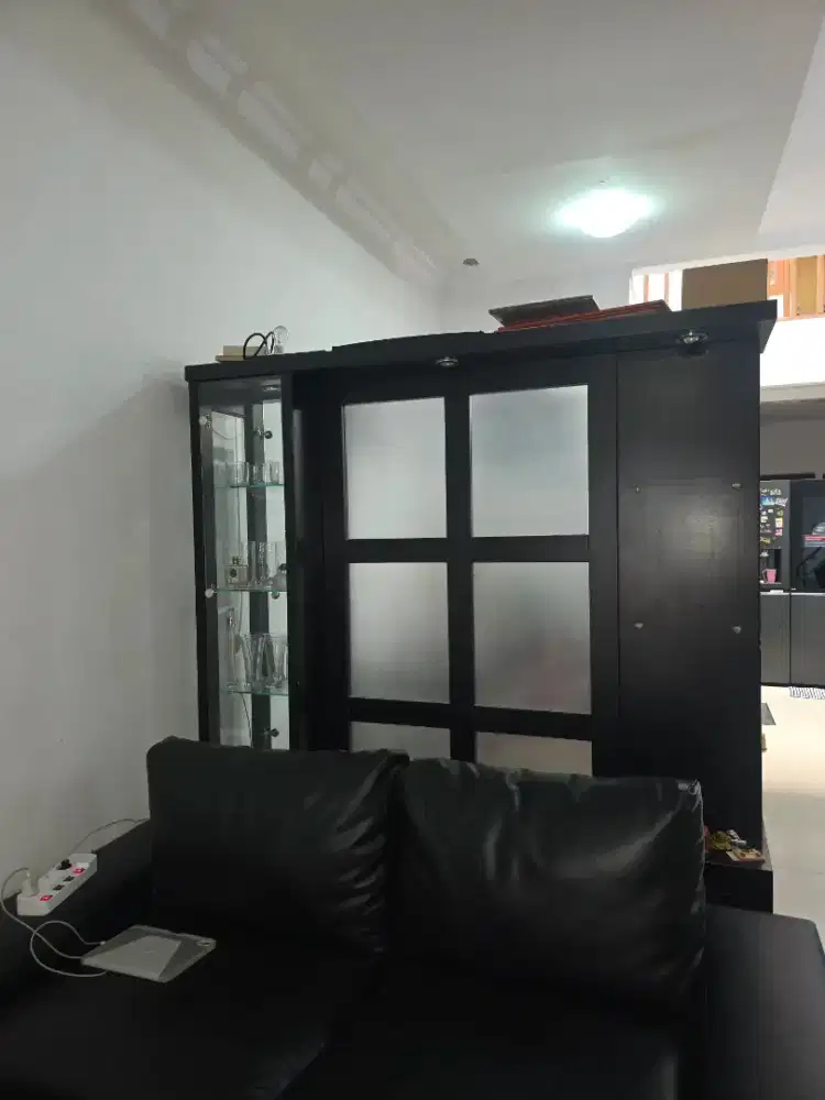 Lemari Partisi Ruangan/Sekat Dua Muka