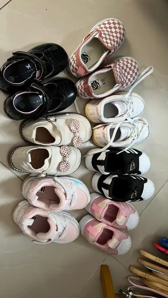 SEPATU ANAK 2-4 th (anak saya cewe)