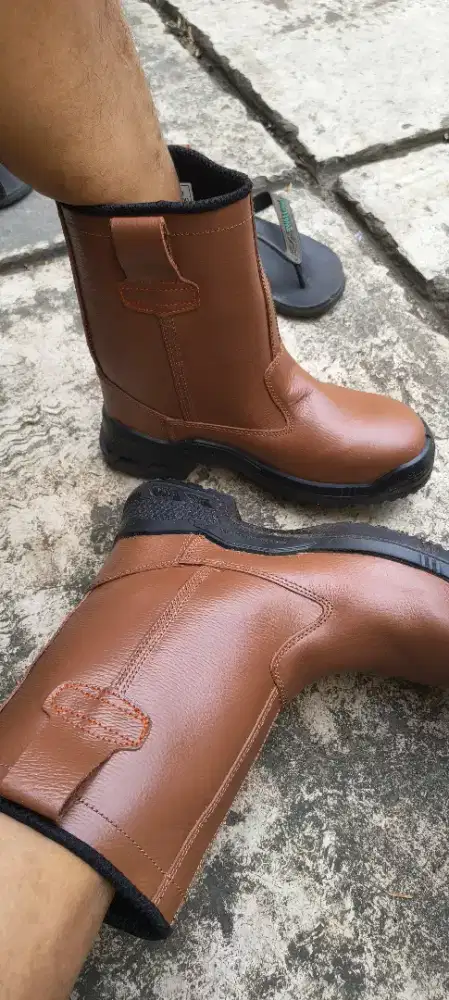 Sepatu safety Kings