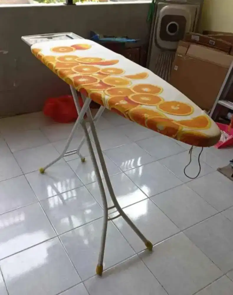 Meja Setrika Berdiri
