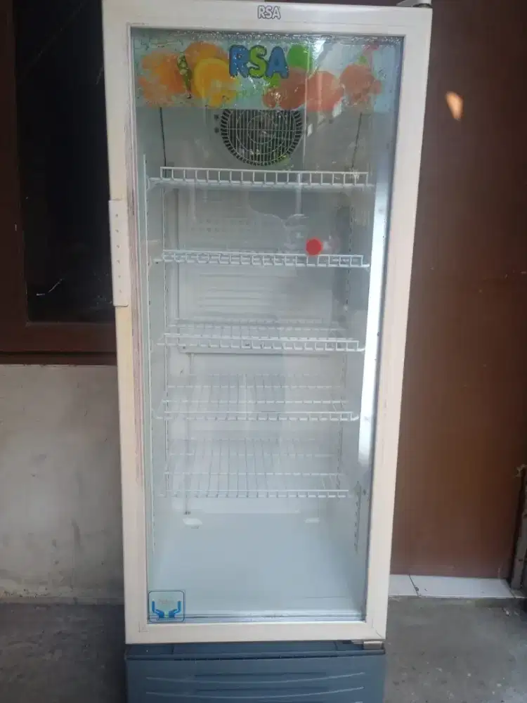 Di jual showcase merk RSA 5 rak normal dingin SIAP PAKAI