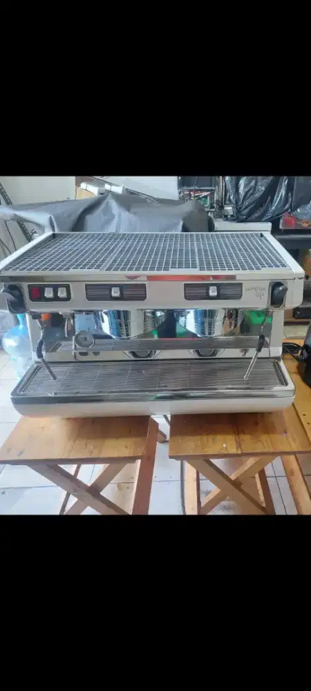 Mesin kopi Simonelli appia life double group