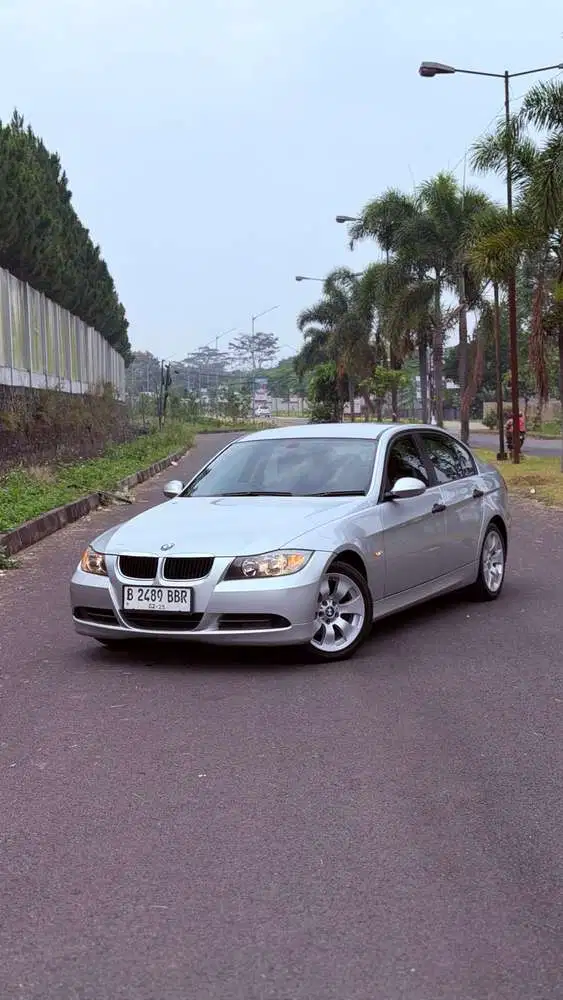 BMW 320i 2005 Bensin