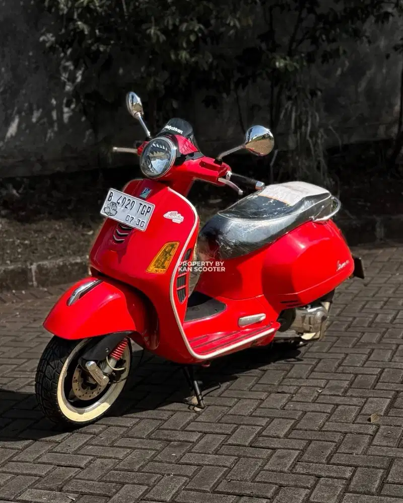 VESPA GTS 150 3V 2014 TERMURAH