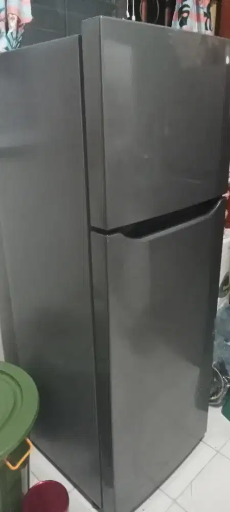 Jual kulkas LG 2 pintu bagus dingin hrg 1,3 jt