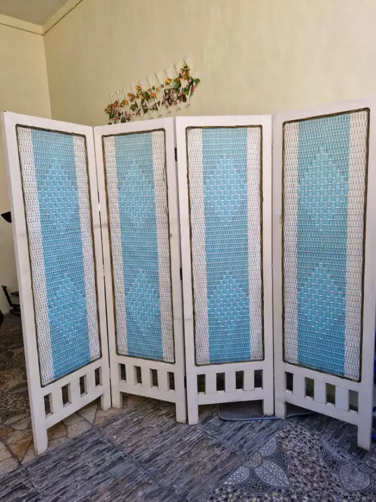 Sketsel / Partisi Rotan 4 Pintu (bekas, masih bagus)