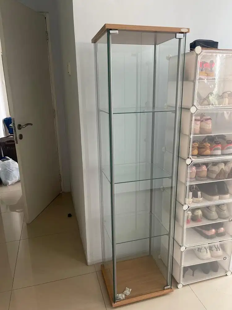 Lemari Kaca, Lemari Display