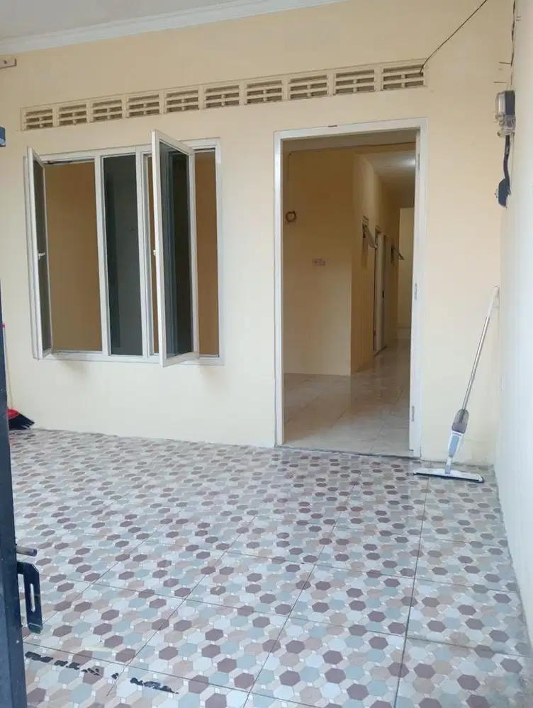 Rumah Kontrakan Pusat Surabaya, Dekat Kampus Unair dan Stasiun Gubeng