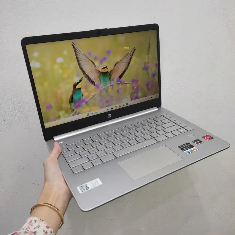 HP 14s-Fq AMD RYZEN 5 5635U RAM 8 GB SSD 512 GB