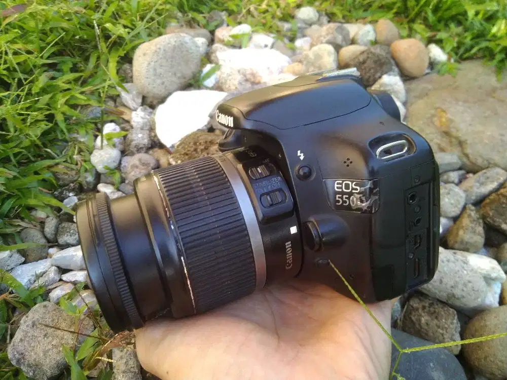 Canon 550D Lensa 18-55mm IS