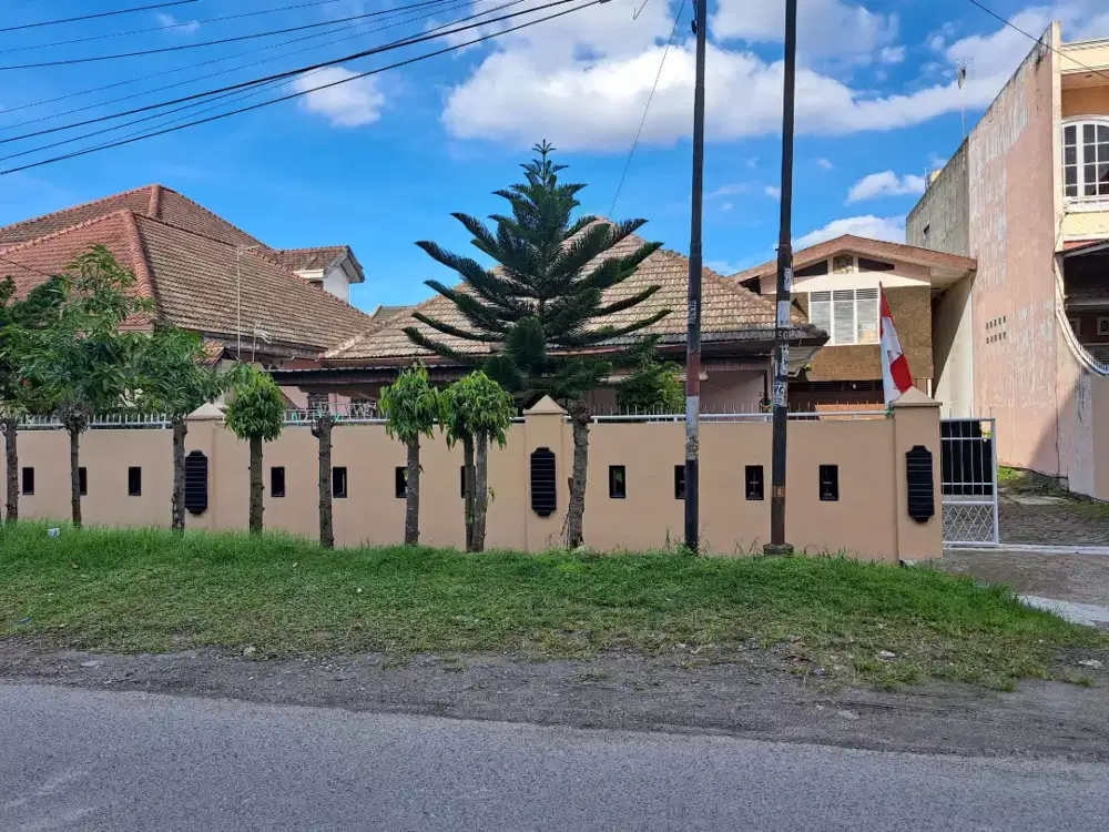 Dijual rumah daerah Medan Baru