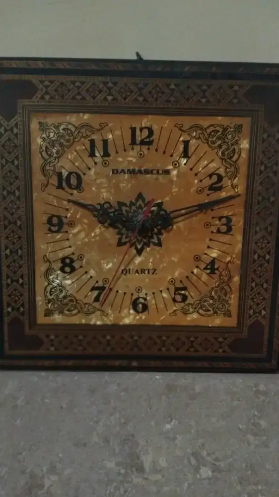Jam dinding Damaskus