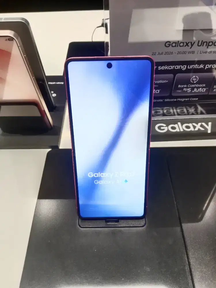 Samsung Galaxy Z Flip7 | 12/256 GB