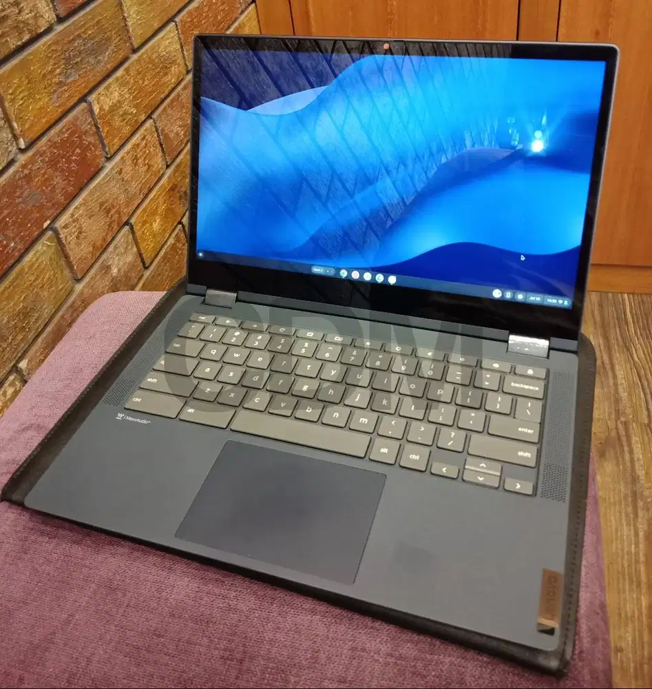 Lenovo Flex 5i Chromebook Blue (Like New)