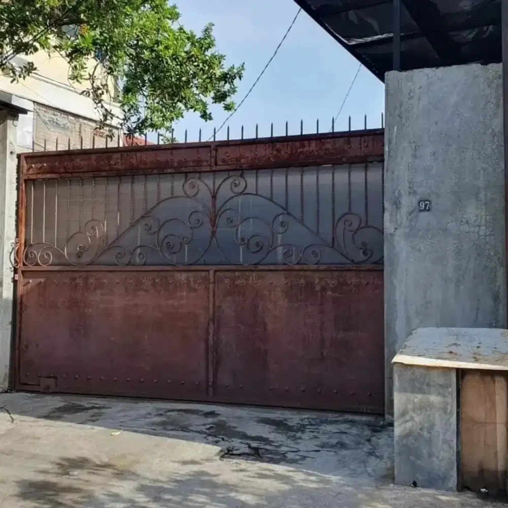 Jual Rugi Rumah + Gudang Manyar Sambongan