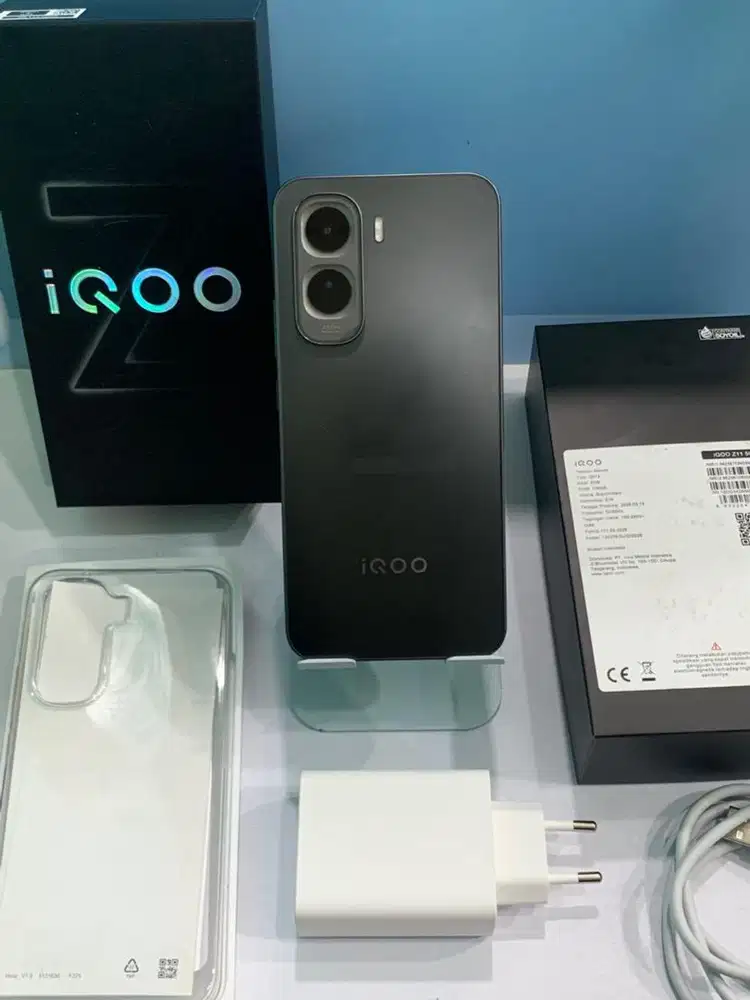 Iqoo z11 5G 8/128gb like new
