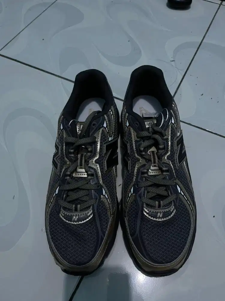 New balance 740 v2  Black castlerock gold metallic