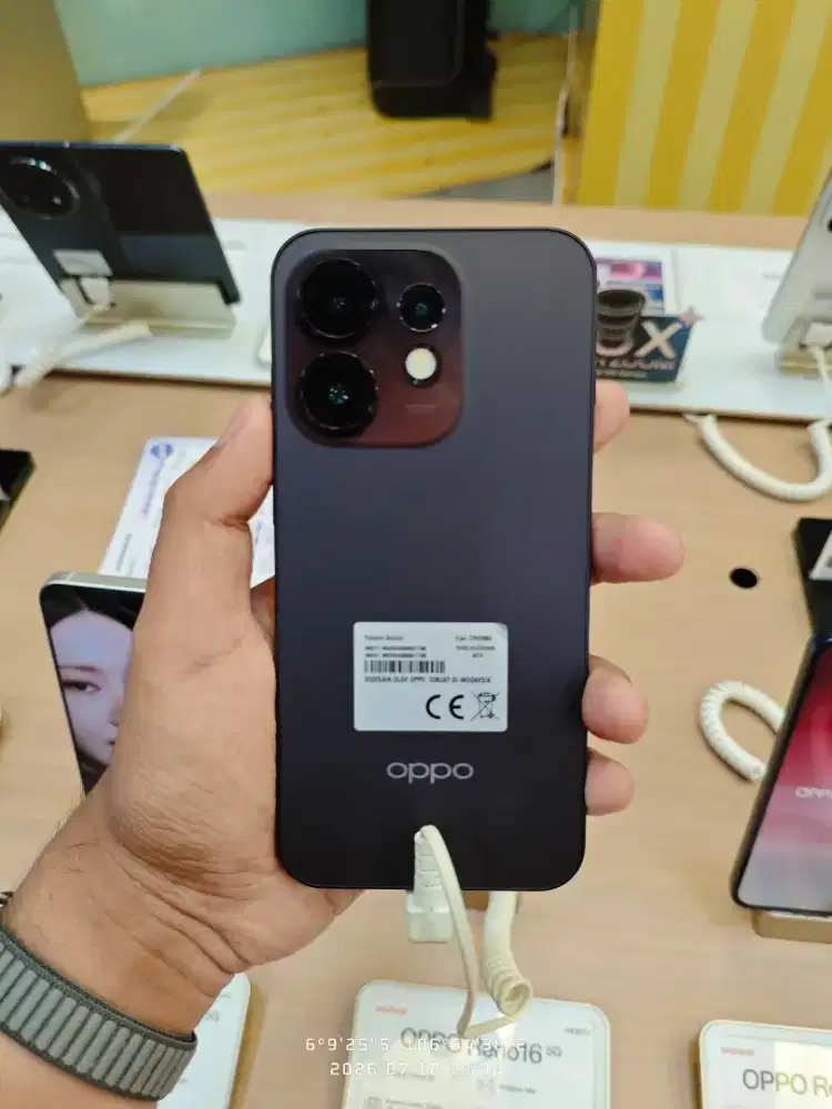 [Bunga Bisa 0%] OPPO Reno 16 5G, Gratis Hingga 2x Cicilan