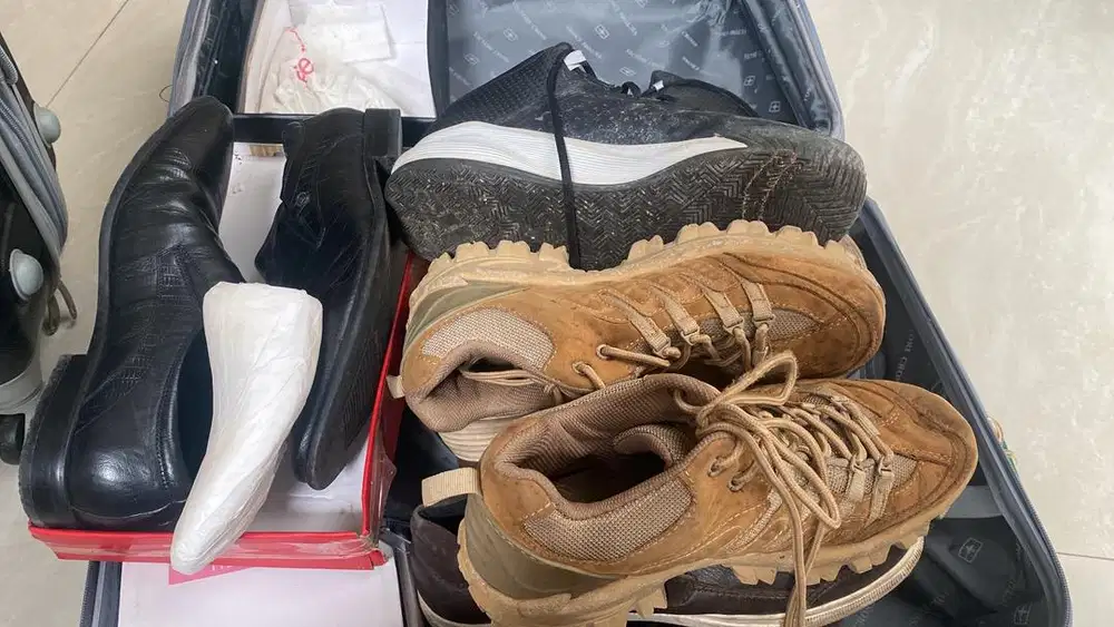 Dijual Sepatu Bekas Lelaki Murah