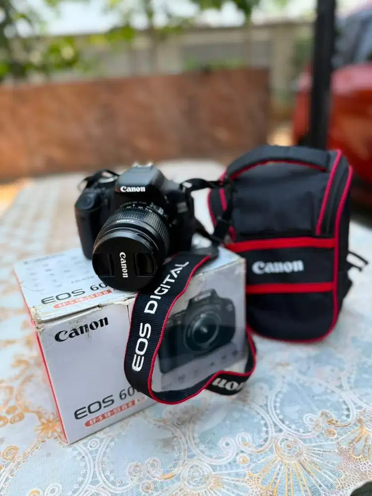 Camera Canon DSLR EOS 600D ORIGINAL mulus like new