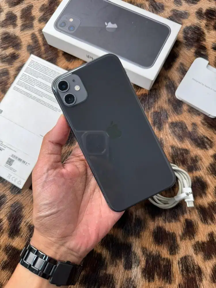 iPhone 11 64GB BH86 Resmi (Black)