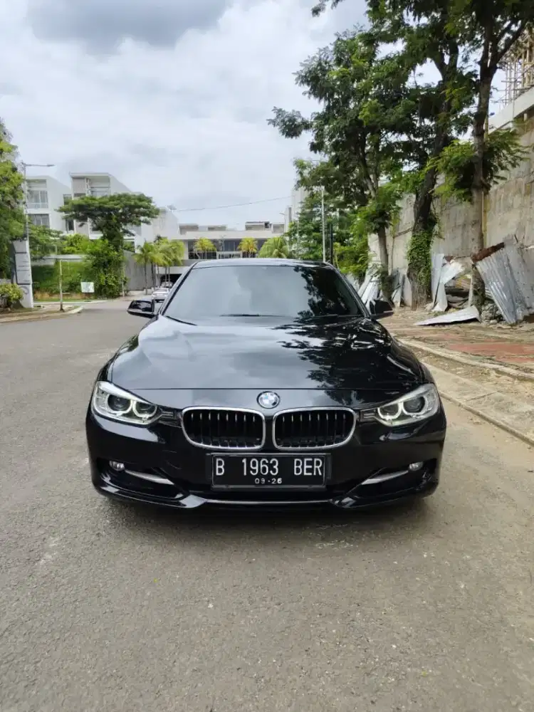 BMW 320i sport 2014 Matic Hitam terawat 2015 siap pakai 2016 top