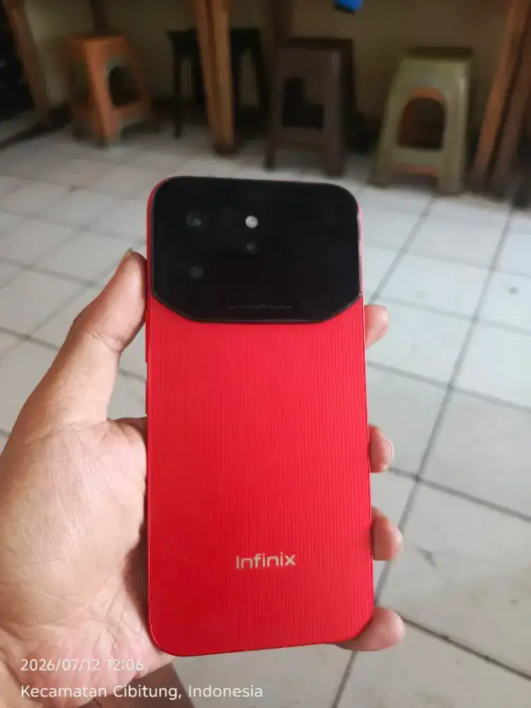 Infinix note 60 ultra 5G 12 512
kamera 100x zoom kamera jernih ,
M