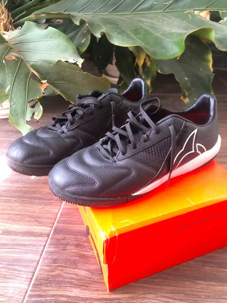Sepatu futsal Ortuseight Forte Axiom